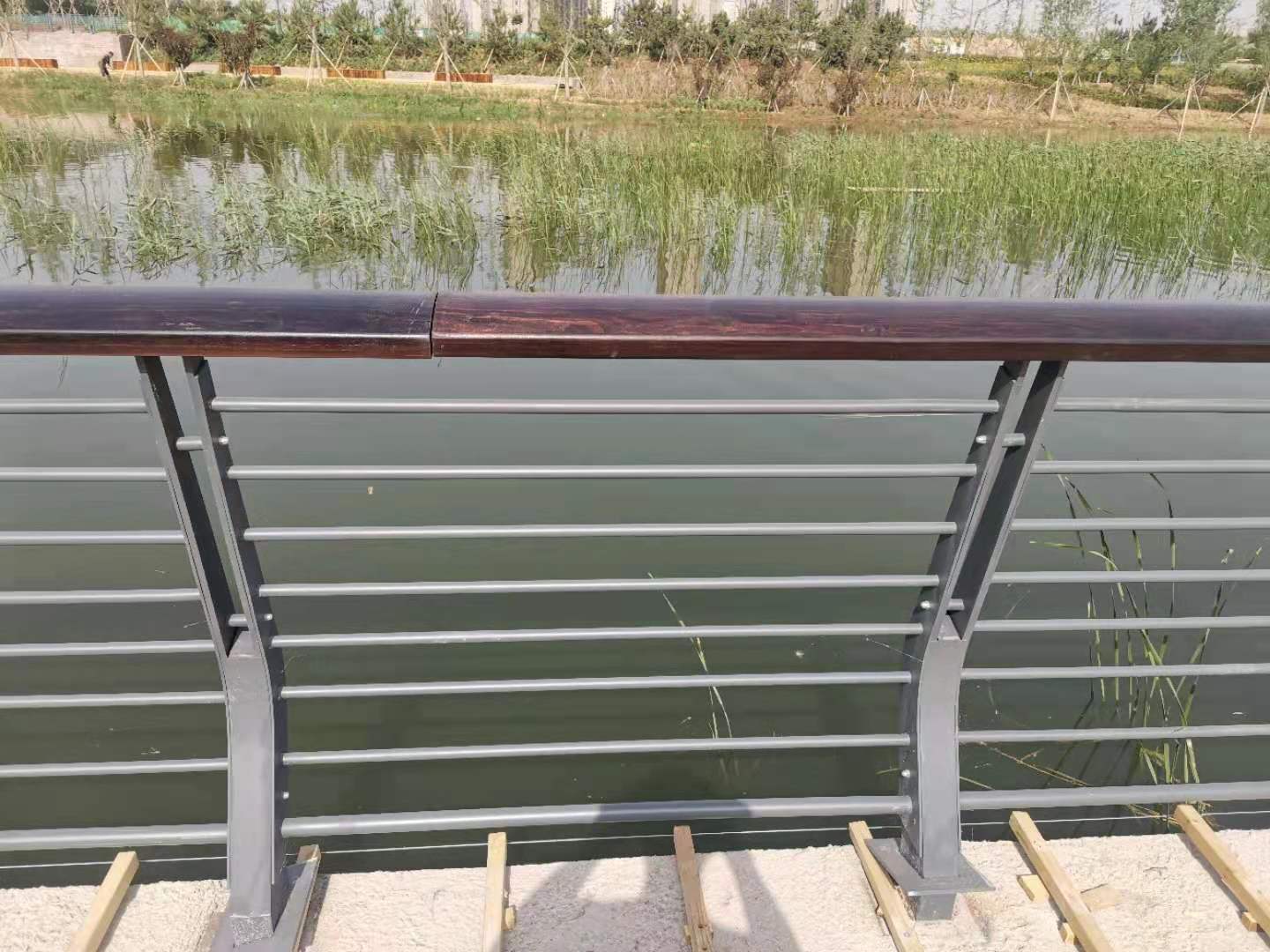 延安市桥梁防撞护栏不锈钢护栏 - 一站式服务